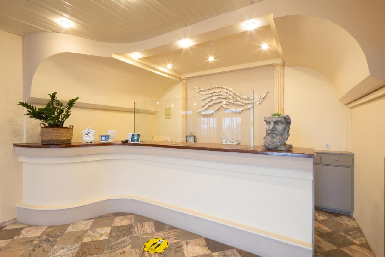 Hotel Aurora Agios Ioannis Peristeron (Corfu)